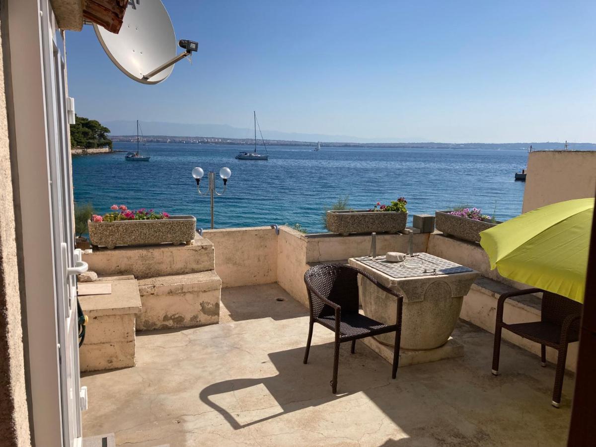 Sea View *